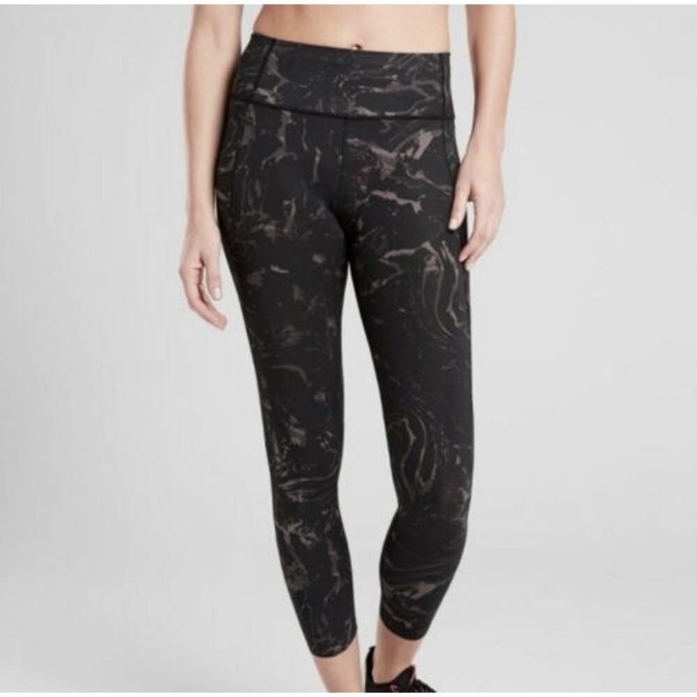 Athleta Velocity Stash Pocket Black Marble 7/8 Pant Leggings Size M EUC